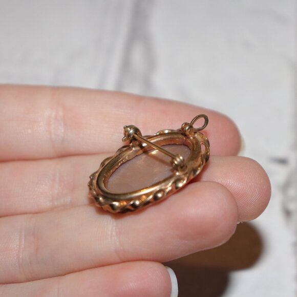 🎀 Vintage Cameo Brooch / Pendant – Ronchi – 1/12 14K Gold-Filled – 1 1/8" Tall - Picture 3 of 7